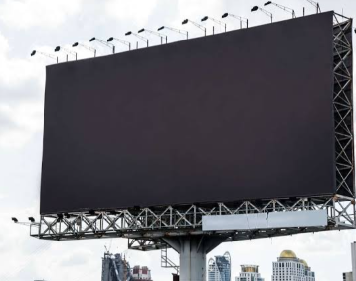Nasib Videotron di Maumere: Layar Iklan Digital Nihil PAD yang ‘Bikin Kotor Kota’