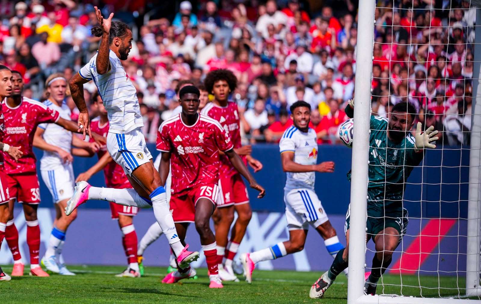 Liverpool Gagal Pertahankan Keunggulan, Leeds United Menang Dramatis 4-2