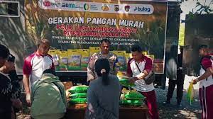 Senyum dan Tawa Warga NTT di Gerakan Pangan Murah Polri