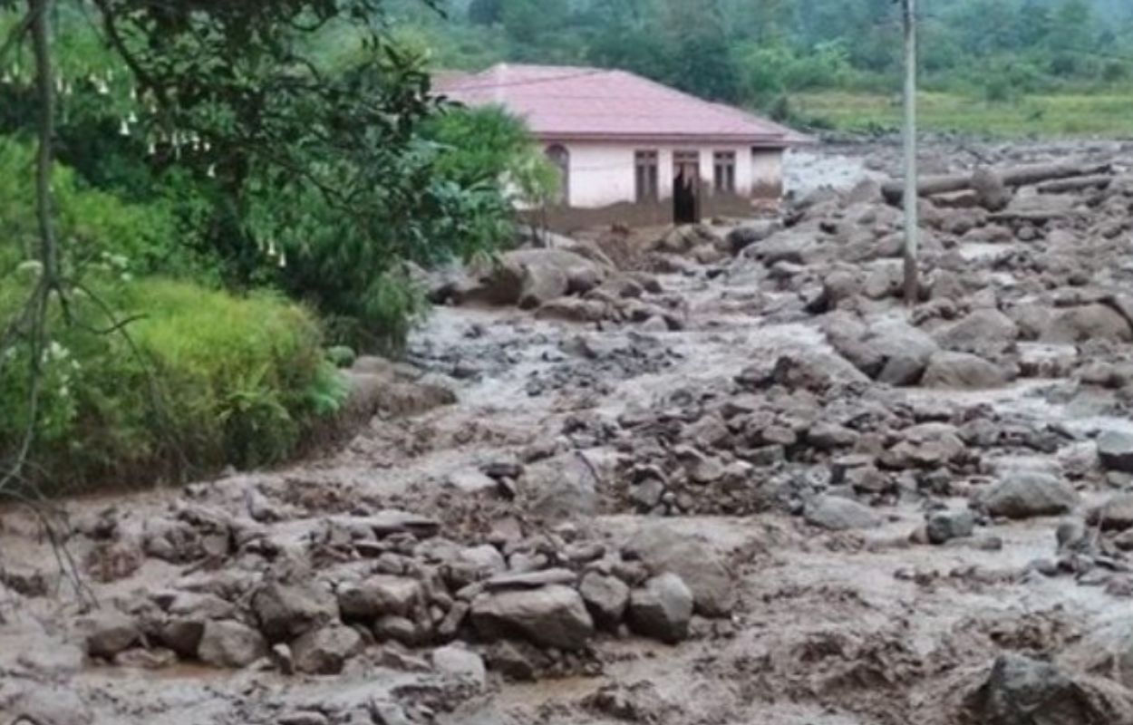 Banjir lahar Gunung Semeru: 9 Rumah Terendam, Warga Sumberlangsep Mengungsi