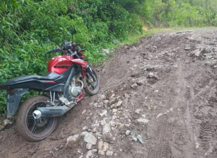 Warga Keluhkan Rusaknya Jalan Alternatif di Desa Hedaria