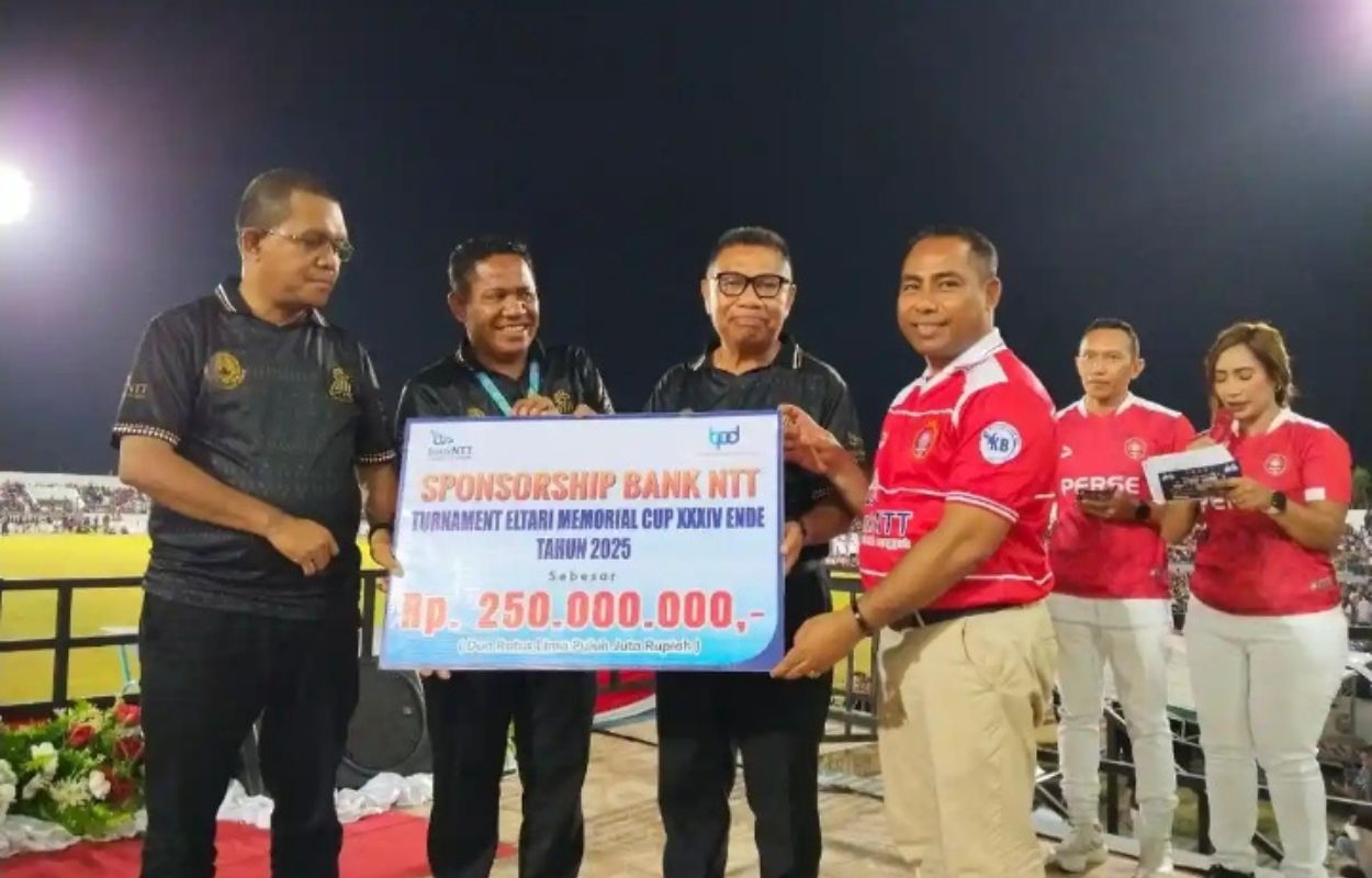 Bank NTT Serahkan Rp 250 Juta untuk Panitia El Tari Memorial Cup XXXIV di Ende