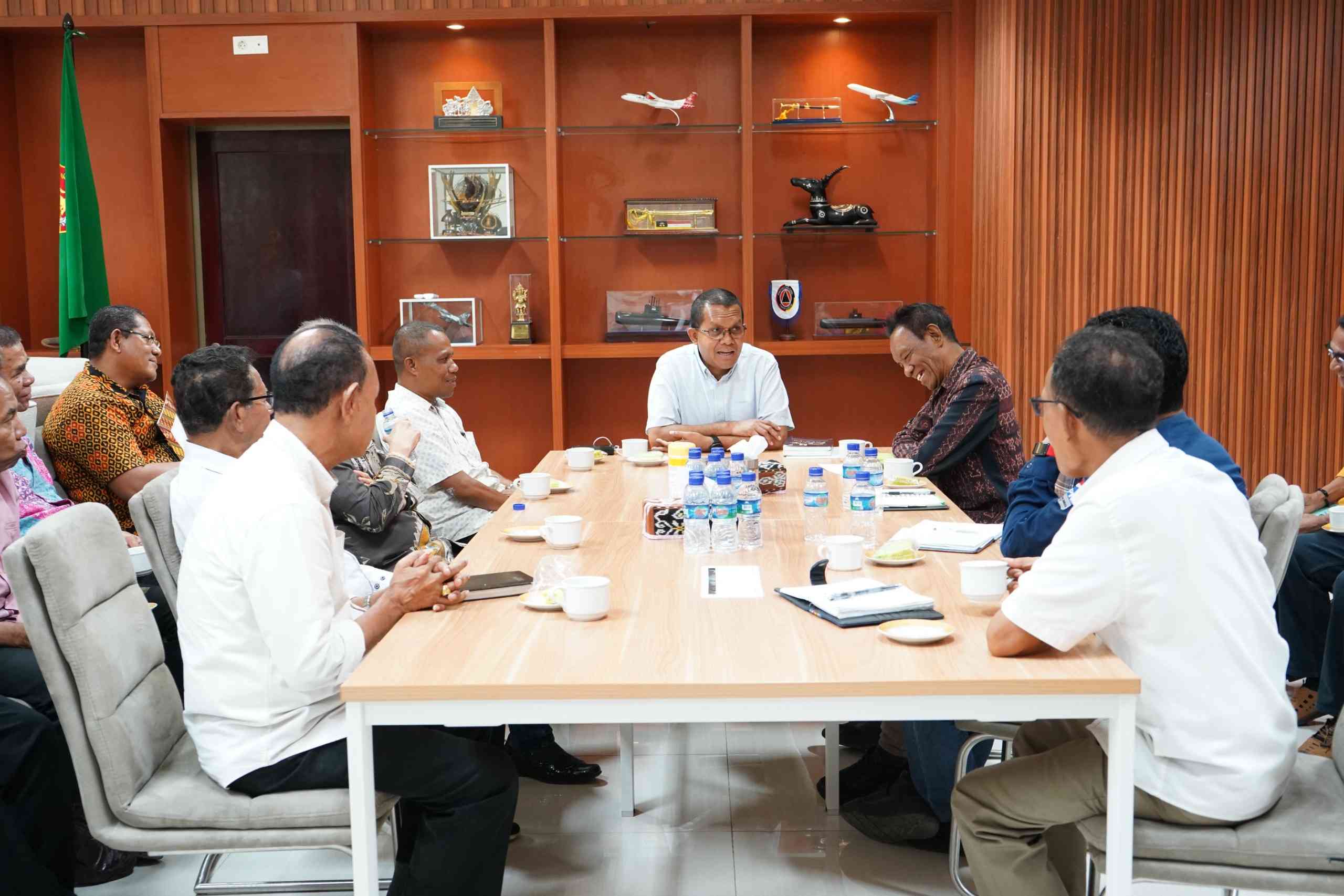 Sesepuh Ende Dukung Program Gubernur NTT, Fokus PAD, UMKM, dan One Community One Product