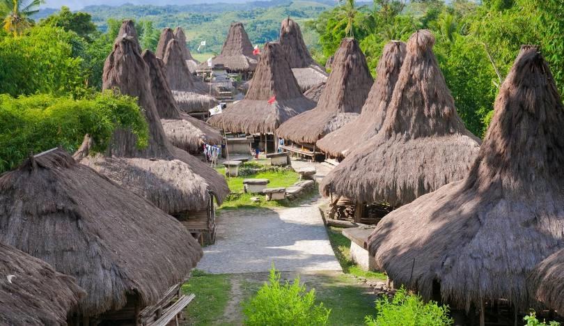 Mengenal Uma Mbatangu, Rumah Adat Sumba dengan Atap Menjulang ke Langit