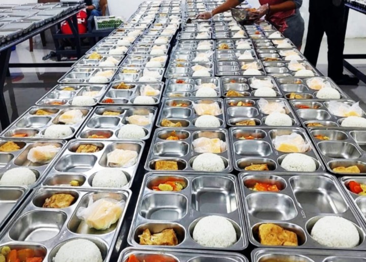 Bubur dan Jus: Menu Bergizi Gratis yang Disukai Anak Sekolah