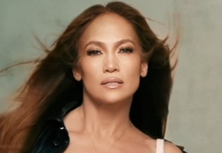 Jennifer Lopez Bongkar Sosok Pencium Terbaik