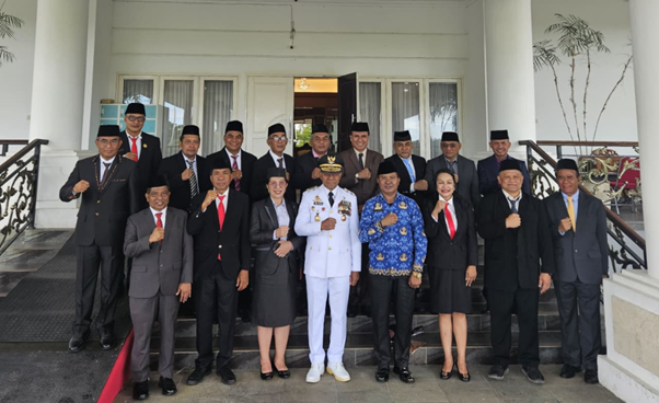 Wakil Gubernur NTT Memimpin Upacara Peringatan Hari Otonomi Daerah ke- XXX Tahun 2026 Di Kupang
