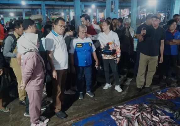 Rela Sidak TPI Oeba di Pagi Buta, Gubernur NTT pantau Kestabilan Harga di Lapangan