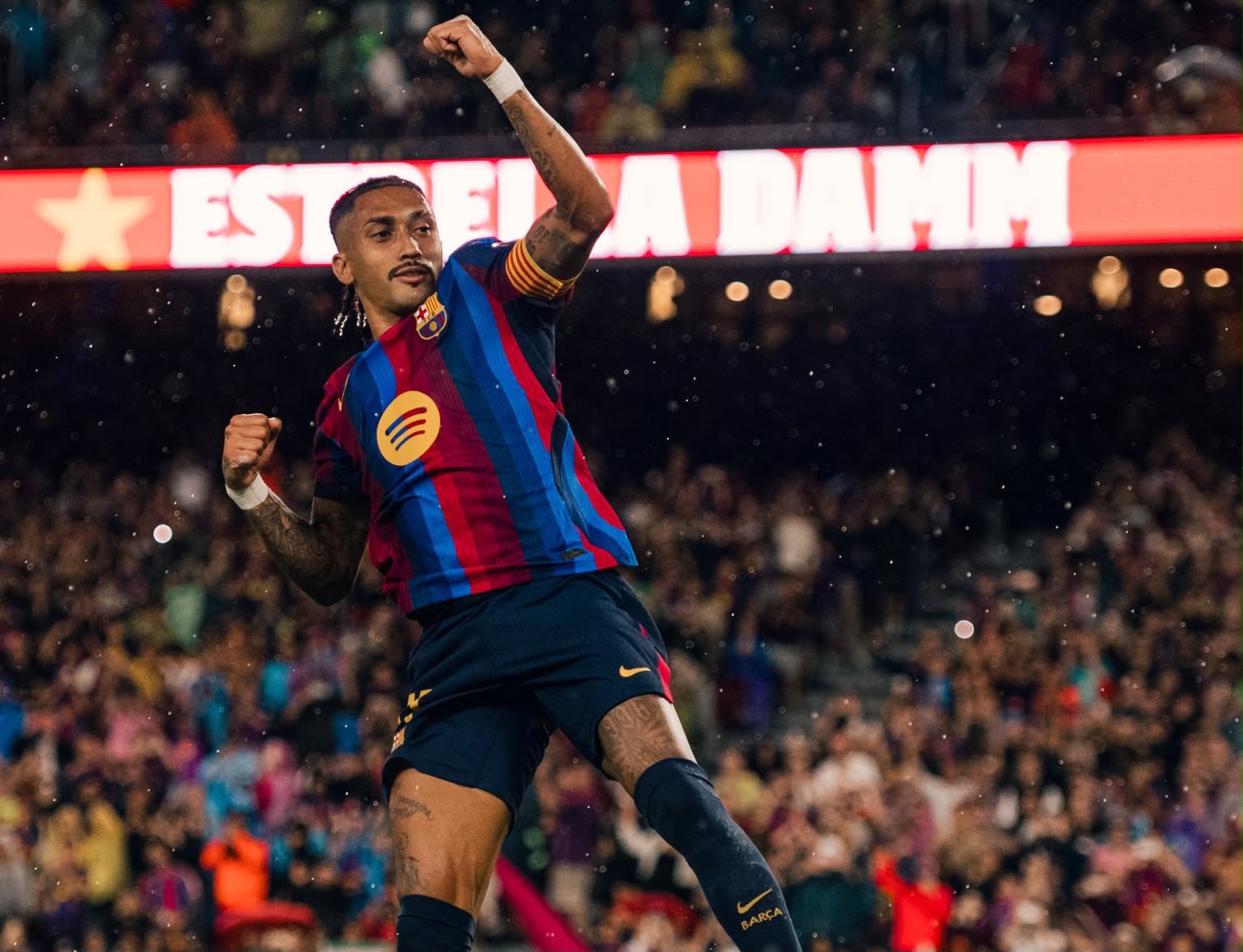 Raphinha Hattrick, Barcelona Libas Racing Santander 7-2