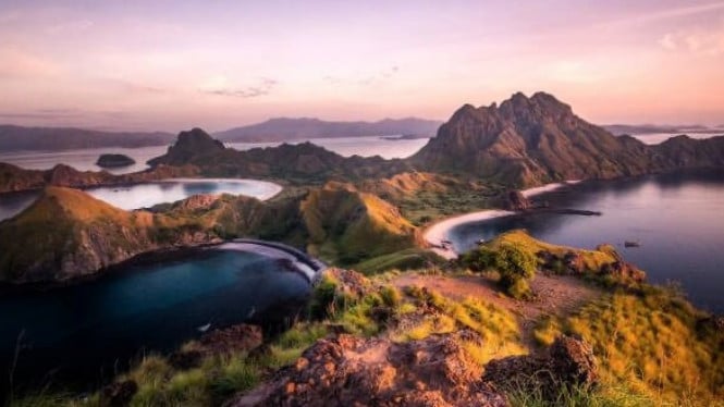 Profil PT KWE yang Dirumorkan Mau Bikin 600 Vila di Pulau Padar