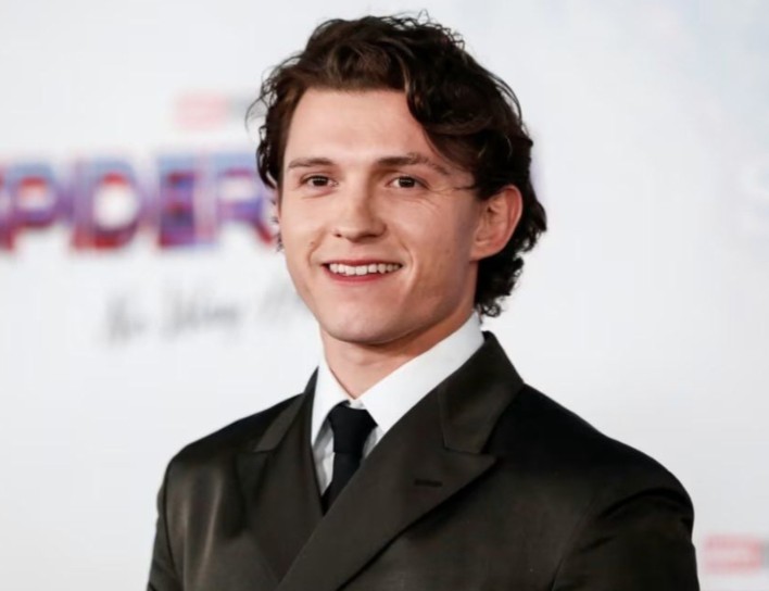 Tak Cocok di James Bond, Tom Holland lebih Spiderman