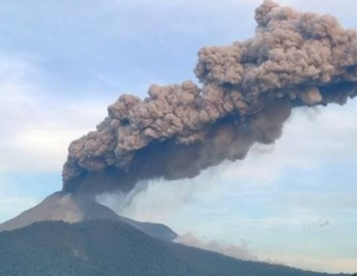 PVMBG: Gunung Lewotobi di Flores Timur bisa Erupsi Dadakan
