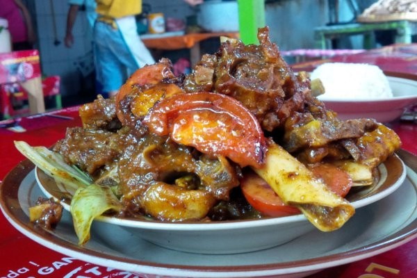 Menjelajah Kuliner Non-Halal di Kota Solo: Sajian Rasa dari Warisan Tionghoa