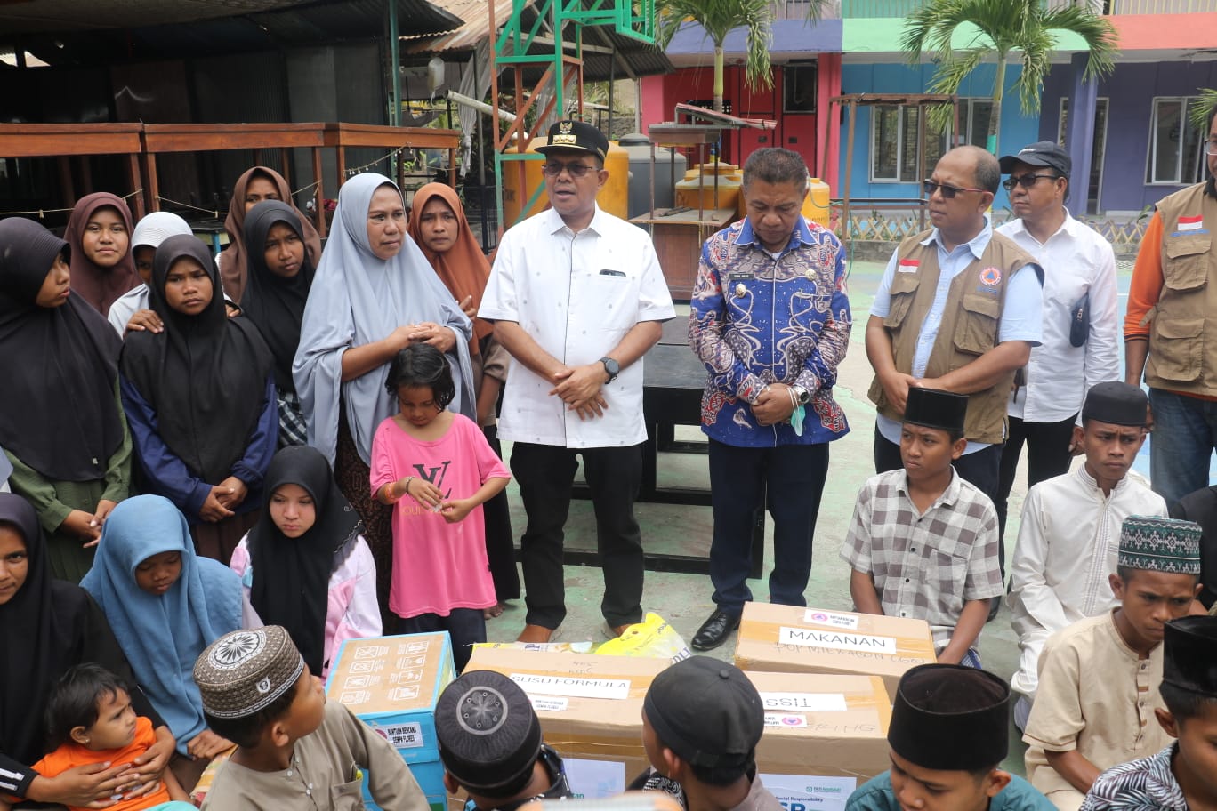 Gempa Flores, Gubernur Melki Cek Kondisi Pesantren dan Salurkan Bantuan di Ende