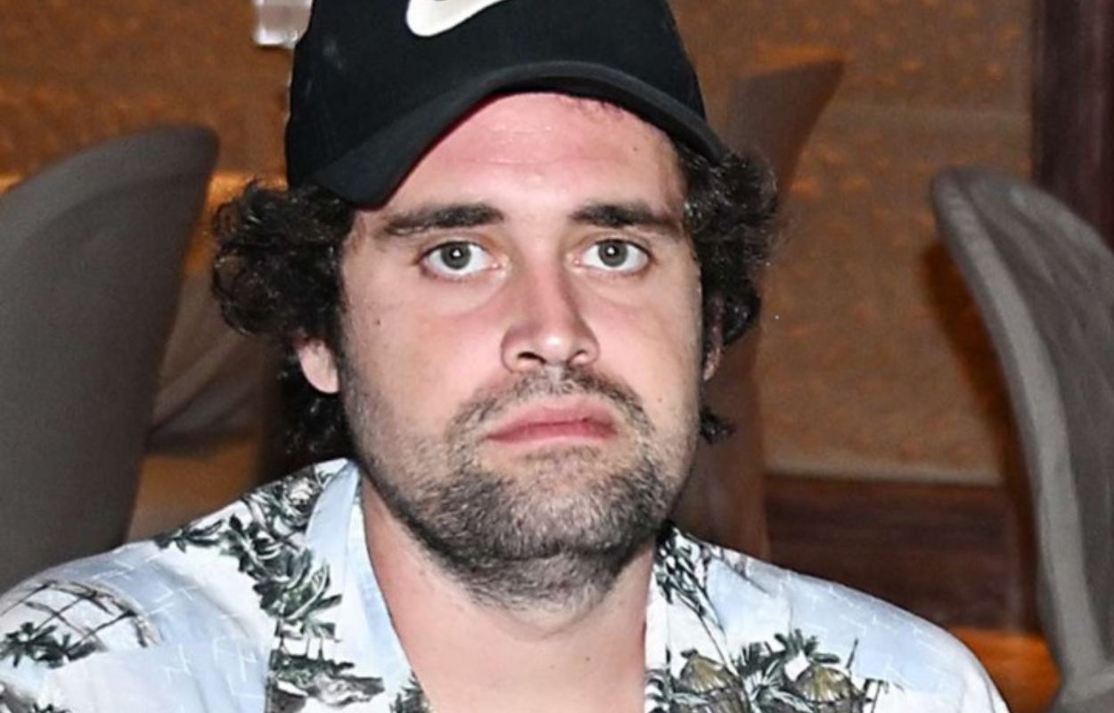 Hollywood Gempar! Putra Sutradara Ternama ditangkap Diduga Bunuh Ortu Sendiri