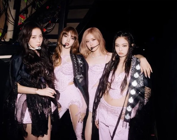 Staf Bekerja Keras, BLACKPINK Syuting Video