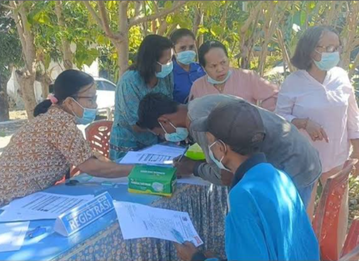 Eliminasi TBC Dinkes Belu Pemeriksaan dengan Portable X-Ray