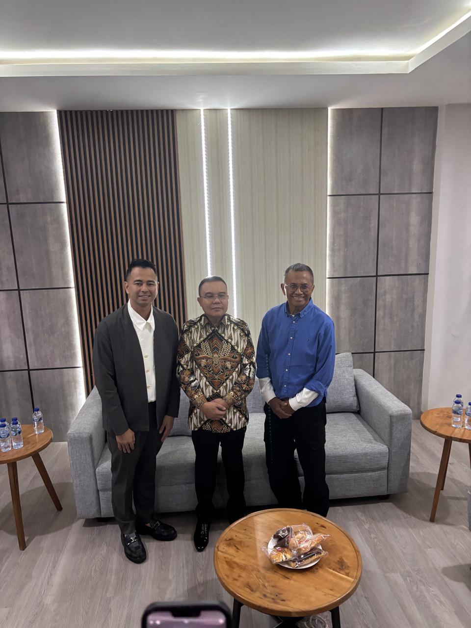 Silaturahmi Sufmi Dasco dan Raffi Ahmad ke Kantor Disway, Dahlan Iskan Sambut Hangat