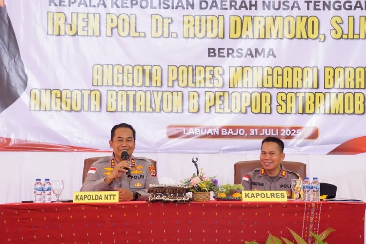 Disambut Adat Manggarai, Kapolda NTT Kunjungi Labuan Bajo Perkuat Sinergi dan Layanan Polri