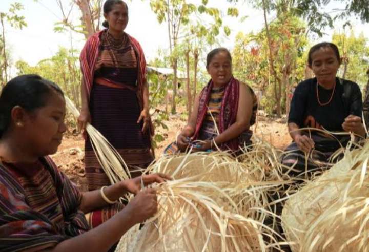 Tantangan Perempuan NTT dalam Kemandirian Ekonomi