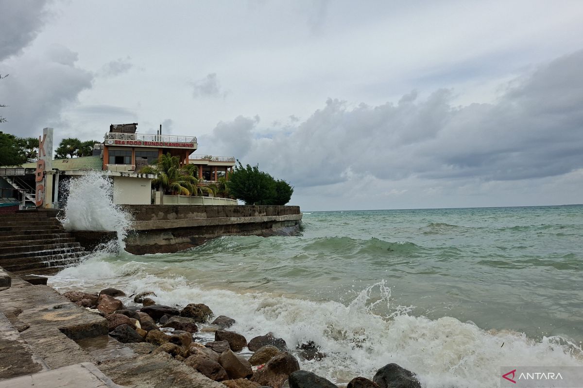 Peringatan BMKG NTT: Waspada Gelombang Laut