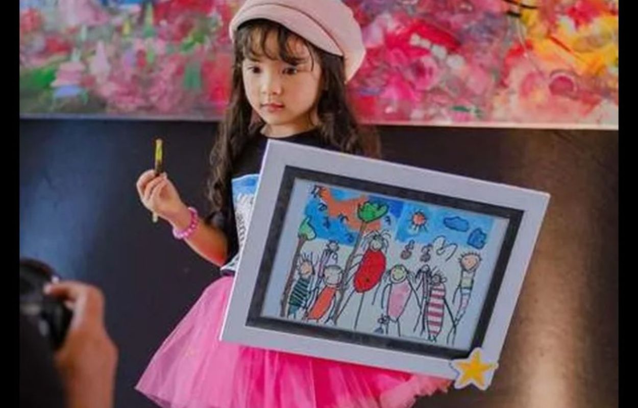 Parashayu Gangga, Usia 4 Tahun Melukis dengan Aliran Abstrak sudah Bisa Gelar Pameran Sendiri