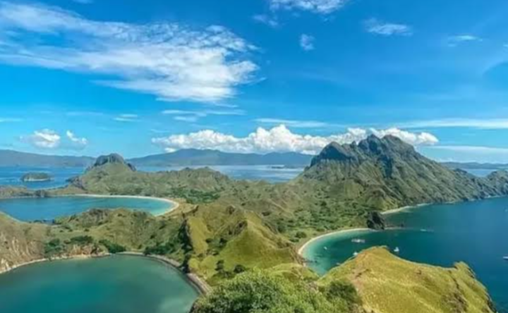 Wisata NTT, Pesona Alam Flores: Bisa Mendaki Gunung-gunung Berapi yang Menakjubkan