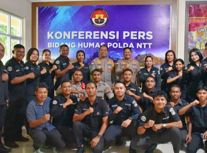 Hangat dan Bersahaja, Kapolda NTT Sambangi Ruang Bidhumas: Beri Masukan dan Semangat Baru