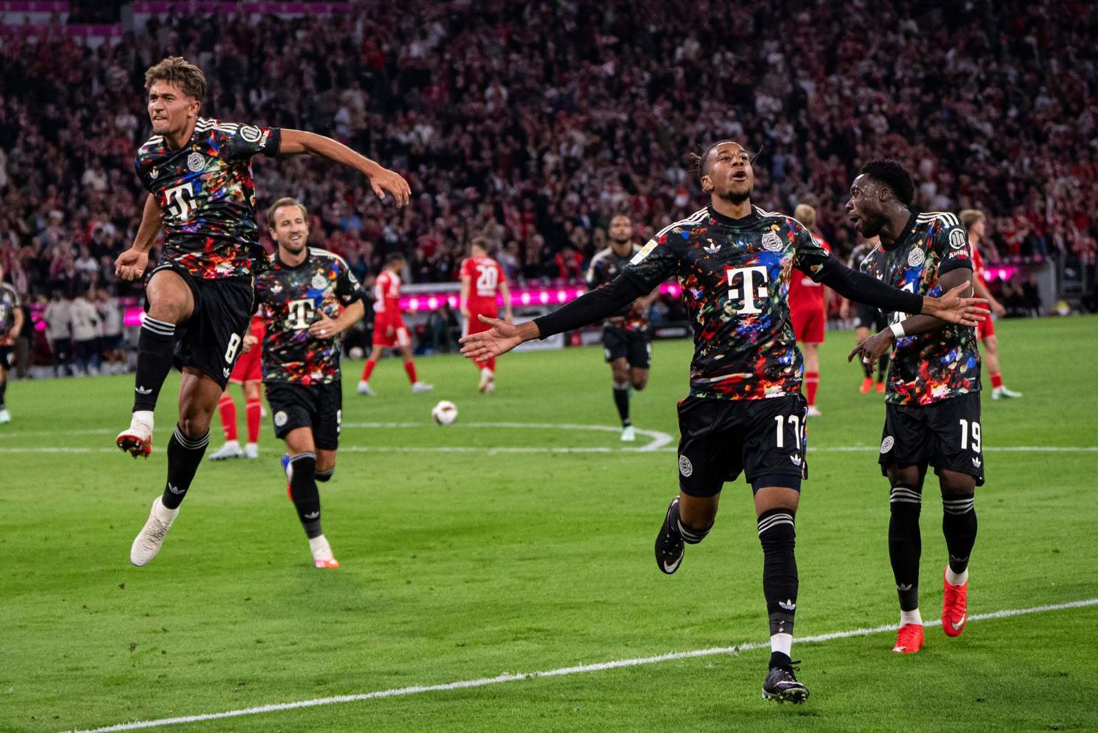 Bayern Muenchen Hancurkan Union Berlin 7-0, Michael Olise Cetak Hattrick