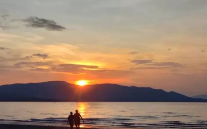 Pantai Sut Dampek, Spot Snorkeling Asik di Timur Flores