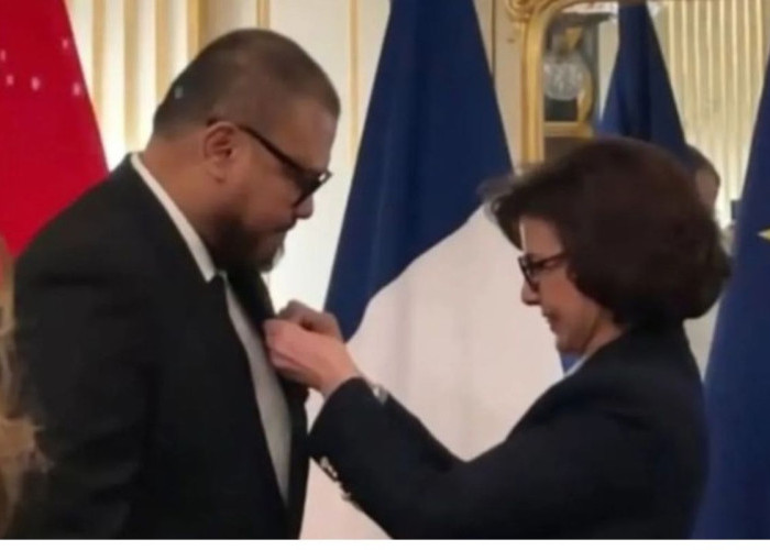 Joko Anwar Raih Gelar Ksatria dari Pemerintah Prancis