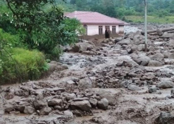 Banjir lahar Gunung Semeru: 9 Rumah Terendam, Warga Sumberlangsep Mengungsi