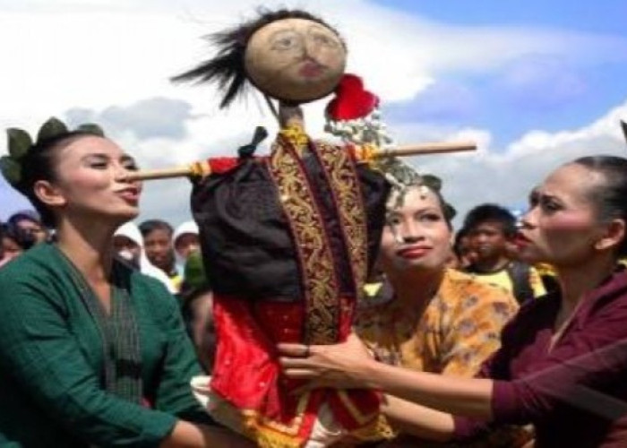 Nini Thowong: Boneka Mistis Jawa yang Penuh Cerita Magis dan Tradisi Kuno