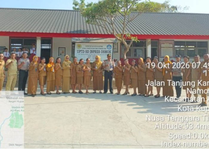 Polda NTT di SDI Osmok: Upacara Bendera sebagai Sarana Pembentukan Karakter