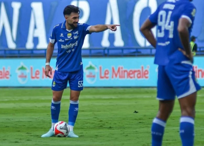 Frans Putros Tinggalkan Persib Bandung Setelah Semusim Bersama Maung Bandung