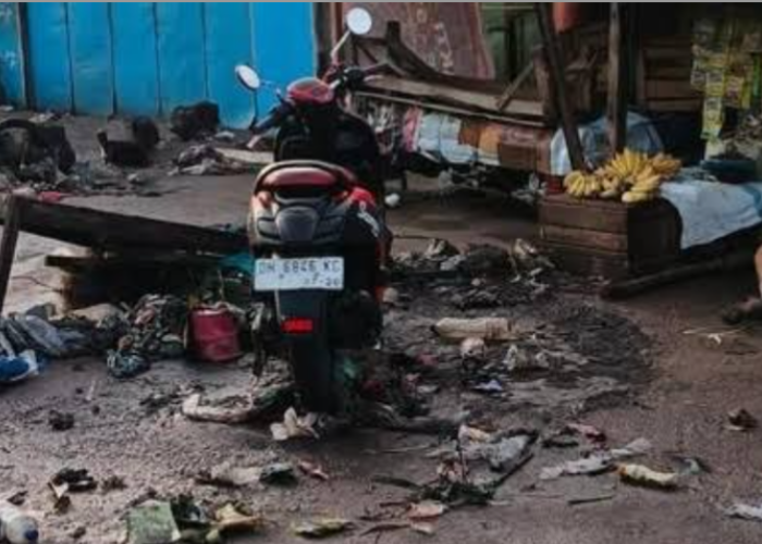 Banjir Sampah di Larantuka seusai Dilanda Hujan Deras