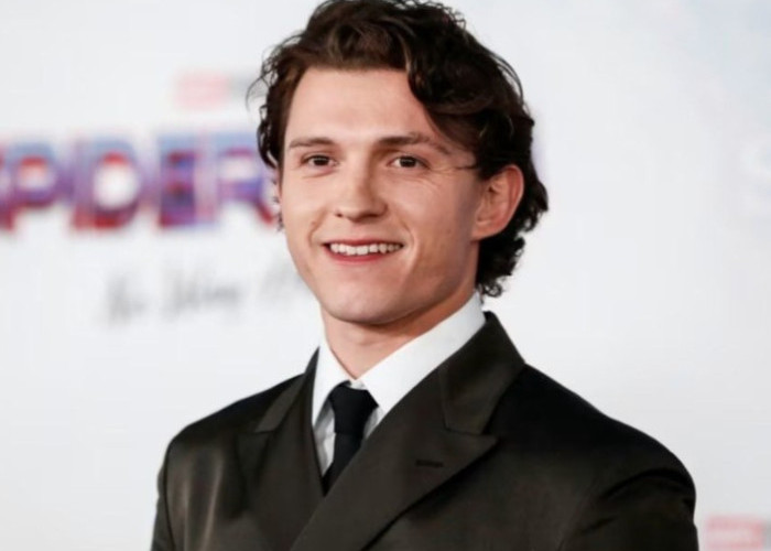 Tak Cocok di James Bond, Tom Holland lebih Spiderman