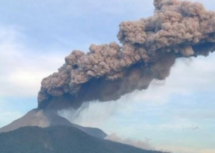 PVMBG: Gunung Lewotobi di Flores Timur bisa Erupsi Dadakan