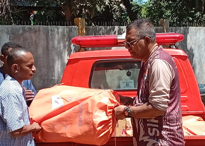 20 Tenda Disalurkan untuk Korban Gempa Sikka, Wabup Simon Pastikan Kebutuhan Warga