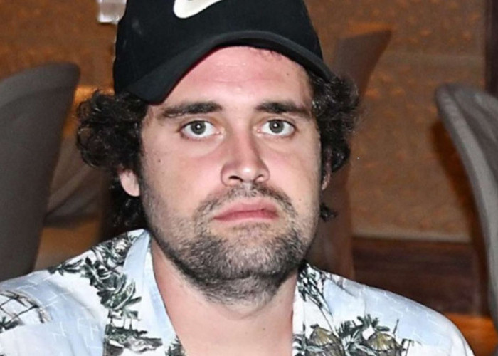 Hollywood Gempar! Putra Sutradara Ternama ditangkap Diduga Bunuh Ortu Sendiri