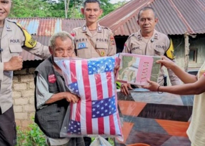 Polres Manggarai, Polda NTT Salurkan Bantuan Kemanusiaan kepada Lansia di Kecamatan Lelak