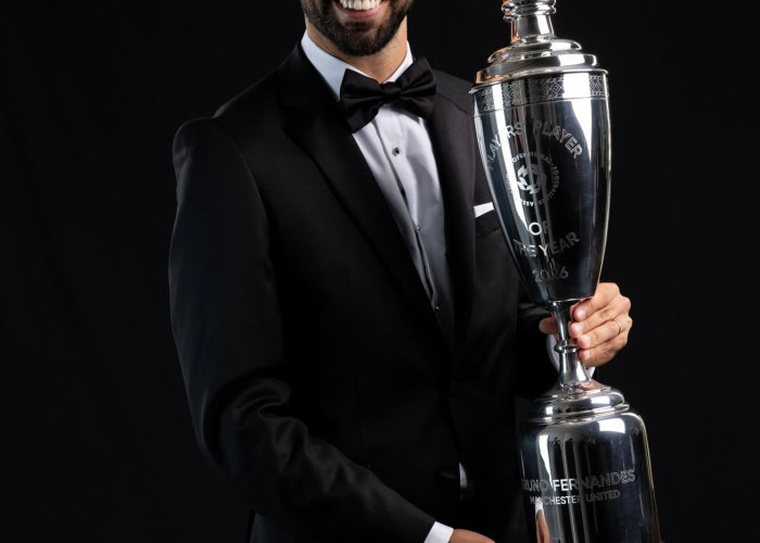 Bruno Fernandes Raih Pemain Terbaik PFA 2025/2026, Ukir Sejarah Bersama Manchester United