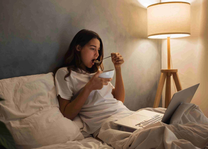 Sering Makan Larut Malam? Ini yang Bisa Terjadi pada Tubuh Jika Jadi Kebiasaan