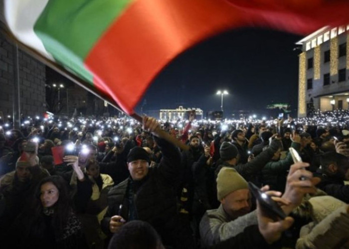 Mencatat Sejarah, Gen Z Runtuhkan Pemerintah di Eropa