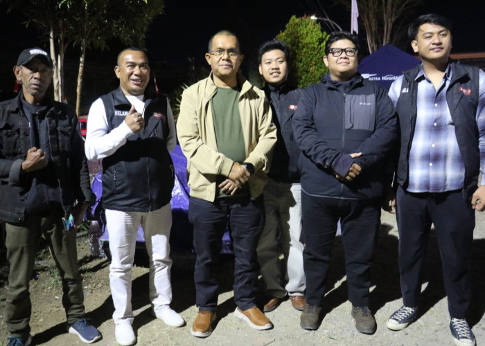 Usai Dampingi Presiden Prabowo, Gubernur Melki Tinjau Korban Gempa di Manggarai