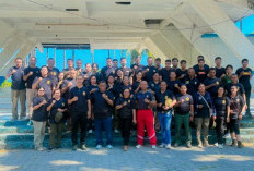 Bersihkan Pantai Lasiana, Satpol PP NTT Perkuat Dukungan terhadap Sektor Pariwisata