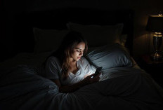 Suka Main HP Sebelum Tidur? Ini Dampaknya bagi Otak dan Kualitas Tidur